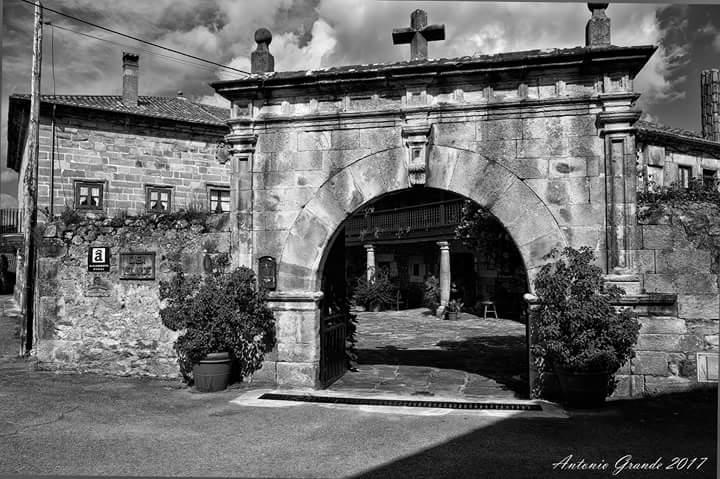 Casa Velarde Hotel Torrelavega Exterior photo